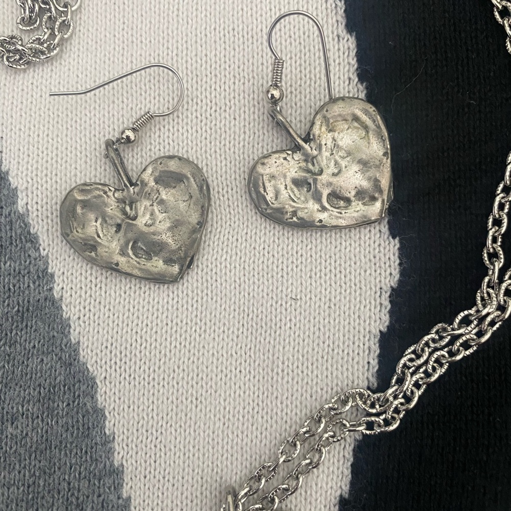 HEART NECKLACE and EARRING SET - Picture 6 of 7